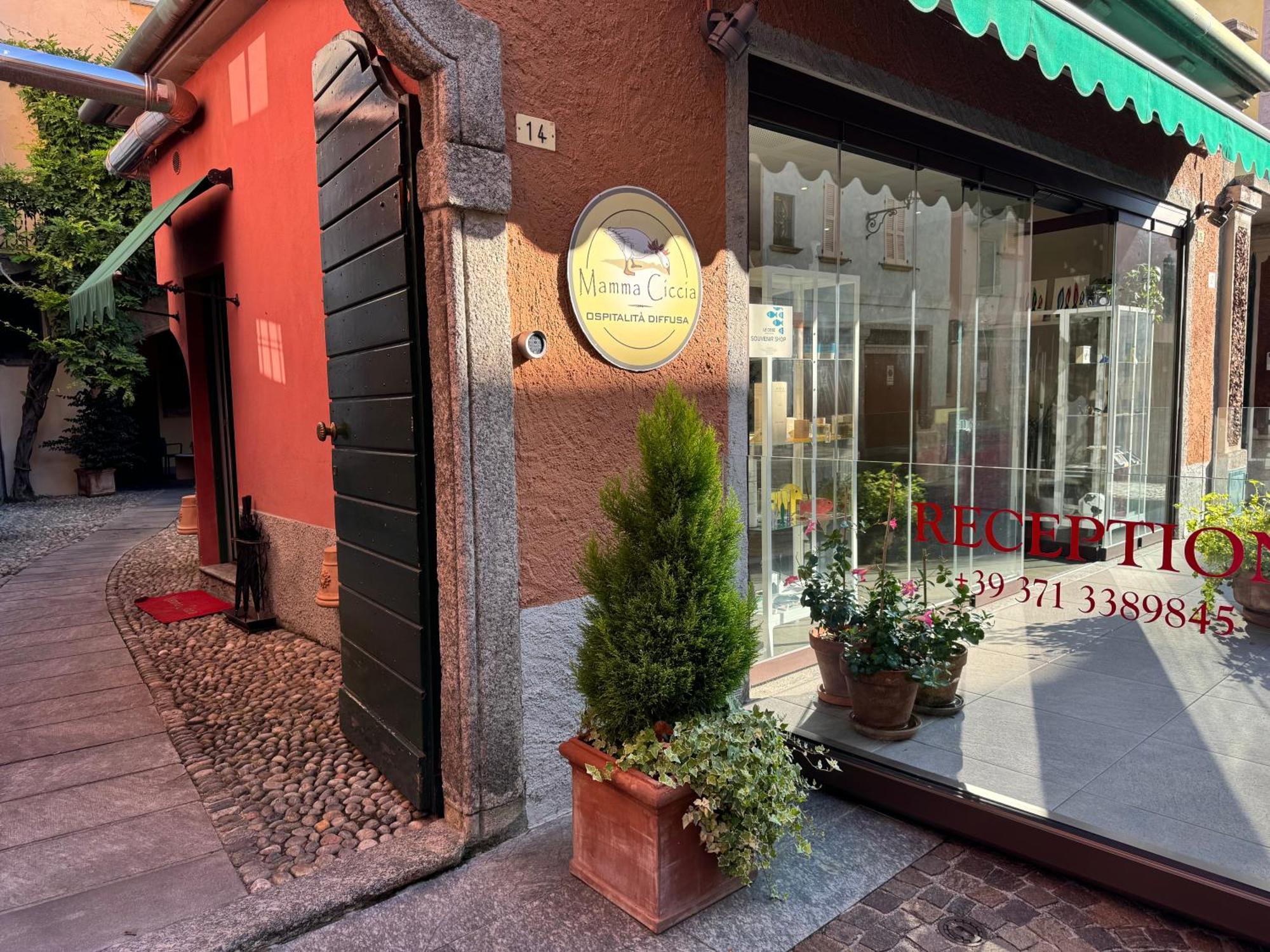 Mamma Ciccia Holiday Home - Conventino Манделло-дель-Ларио Экстерьер фото